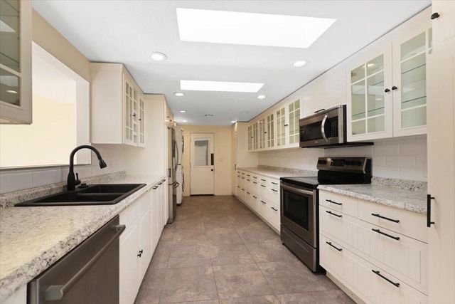 1617 E Paseo El Mirador, Palm Springs, CA 92262