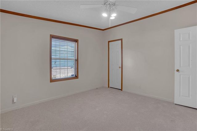 5507 Bridgeway Drive, Greensboro, NC 27406