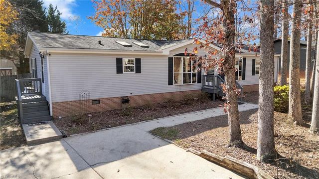 5507 Bridgeway Drive, Greensboro, NC 27406