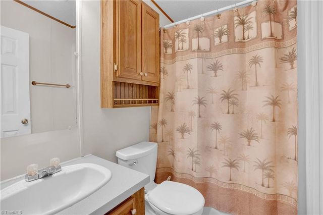 5507 Bridgeway Drive, Greensboro, NC 27406