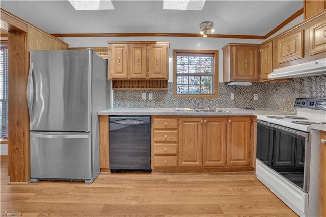 5507 Bridgeway Drive, Greensboro, NC 27406