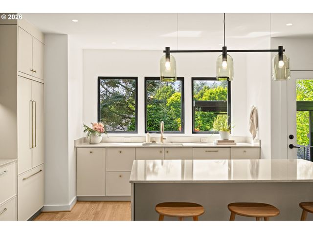 2834 Se CARLTON St, Portland, OR 97202