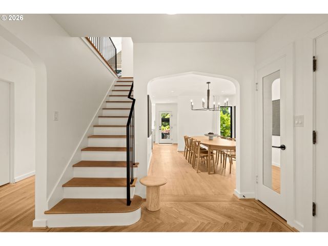 2834 Se CARLTON St, Portland, OR 97202