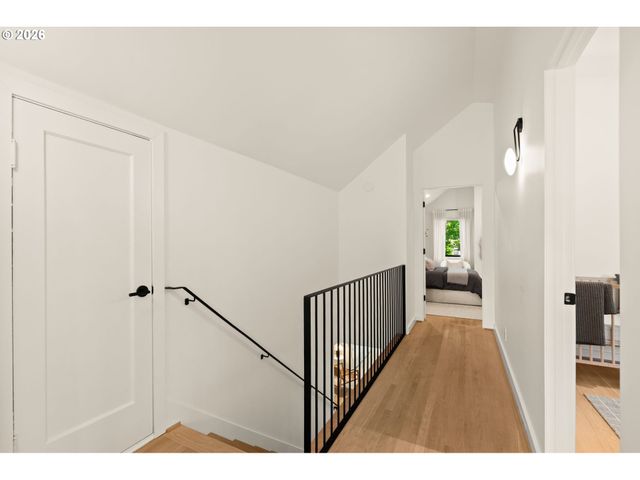 2834 Se CARLTON St, Portland, OR 97202