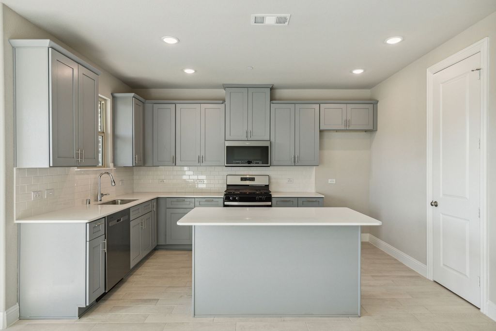 625 Hutchinson Lane, Lewisville, TX 75077