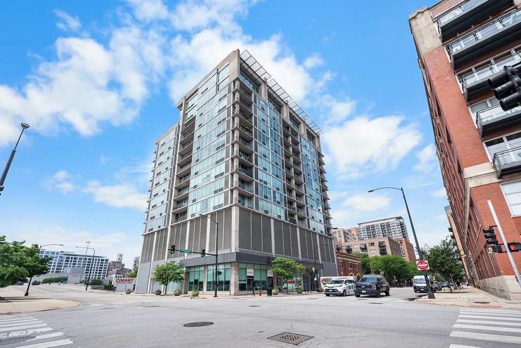700 W Van Buren Street 1409, Chicago, IL 60607