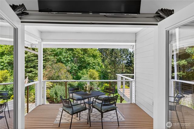 146 E Welcher Road, Coupeville, WA 98239