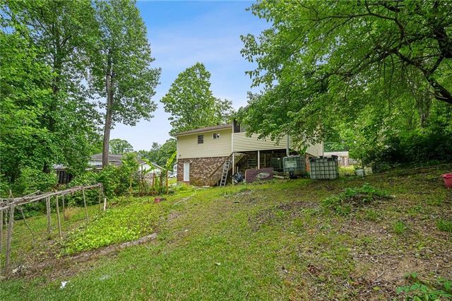 1476 Indian Forest Trail, Stone Mountain, GA 30083