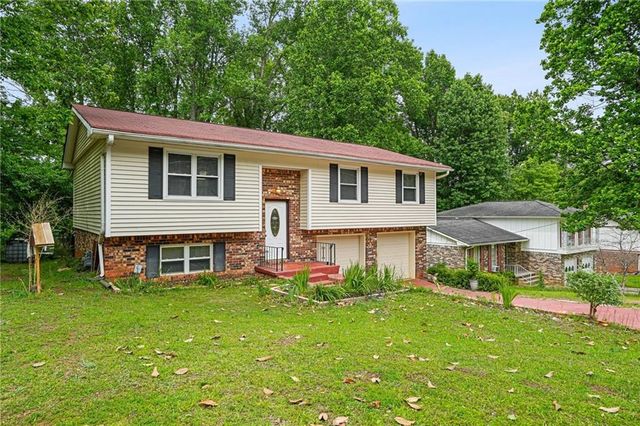 1476 Indian Forest Trail, Stone Mountain, GA 30083