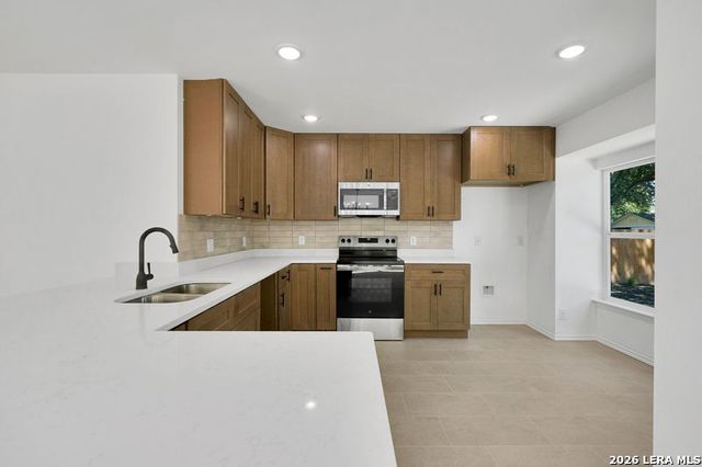 7530 ORIENTAL TRL, San Antonio, TX 78244