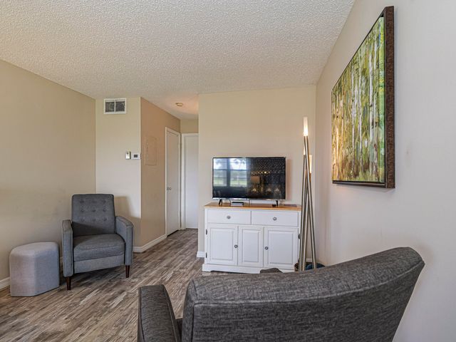 27 Pine Arbor Lane 205, Vero Beach, FL 32962