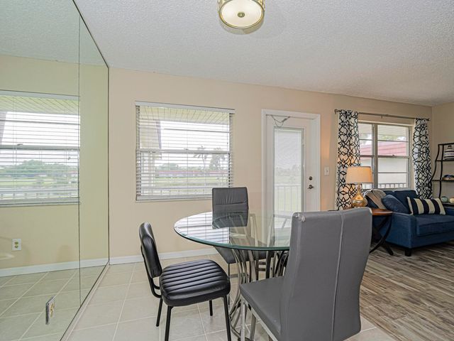 27 Pine Arbor Lane 205, Vero Beach, FL 32962