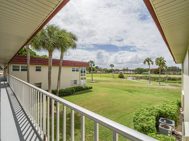 27 Pine Arbor Lane 205, Vero Beach, FL 32962