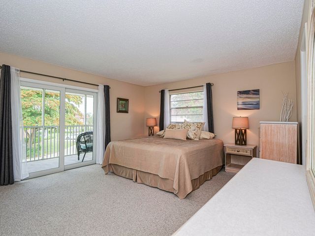 27 Pine Arbor Lane 205, Vero Beach, FL 32962