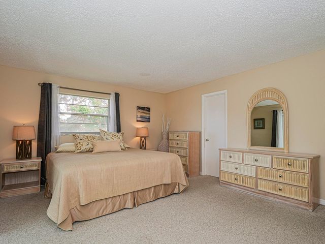 27 Pine Arbor Lane 205, Vero Beach, FL 32962