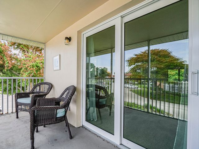 27 Pine Arbor Lane 205, Vero Beach, FL 32962