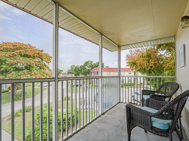 27 Pine Arbor Lane 205, Vero Beach, FL 32962