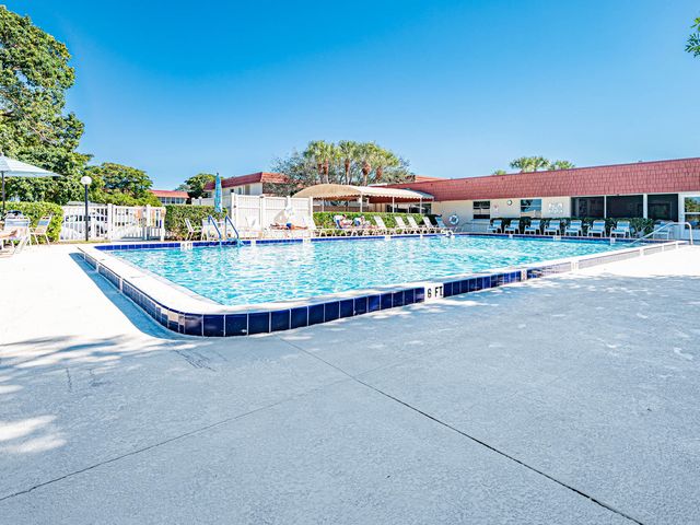 27 Pine Arbor Lane 205, Vero Beach, FL 32962