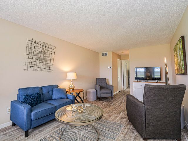 27 Pine Arbor Lane 205, Vero Beach, FL 32962