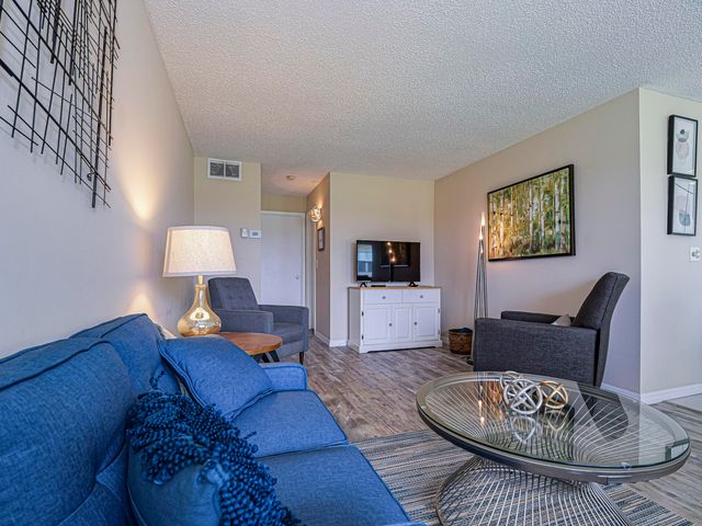 27 Pine Arbor Lane 205, Vero Beach, FL 32962