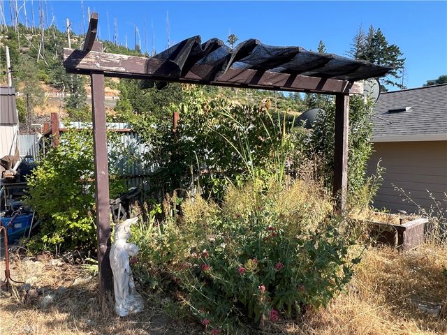 14461 Snead Drive, Cobb, CA 95426