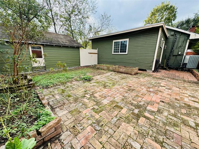 1410 Walton Street, Houston, TX 77009