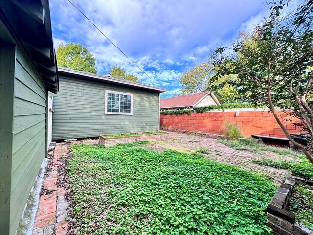 1410 Walton Street, Houston, TX 77009