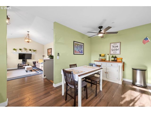 1676 Se 3RD St, Astoria, OR 97103