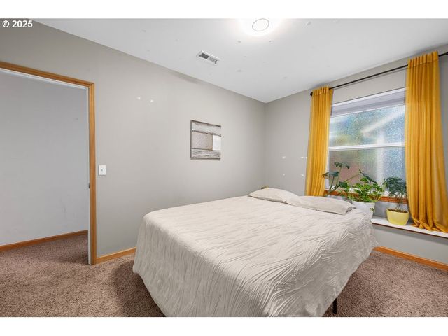 1676 Se 3RD St, Astoria, OR 97103