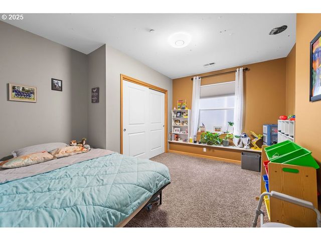 1676 Se 3RD St, Astoria, OR 97103