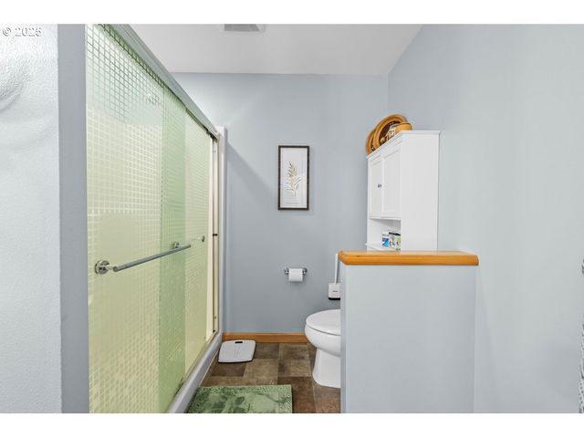 1676 Se 3RD St, Astoria, OR 97103