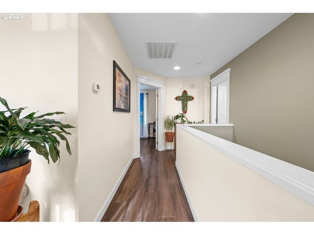 1676 Se 3RD St, Astoria, OR 97103