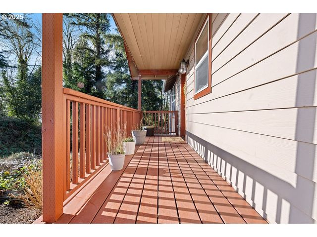 1676 Se 3RD St, Astoria, OR 97103