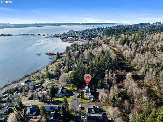 1676 Se 3RD St, Astoria, OR 97103