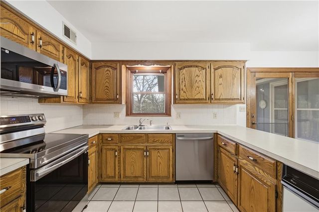 11947 harrison Drive, Kansas City, MO 64146