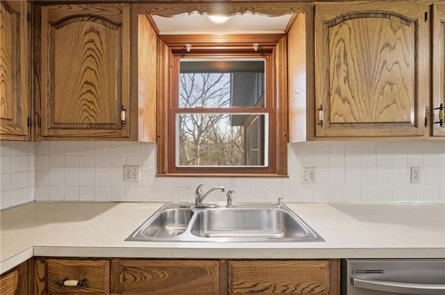 11947 harrison Drive, Kansas City, MO 64146