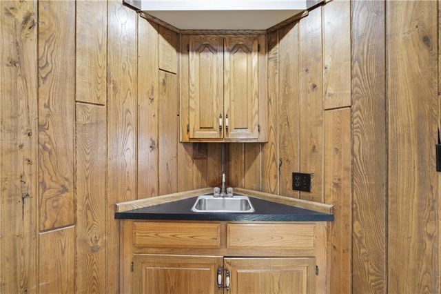 11947 harrison Drive, Kansas City, MO 64146