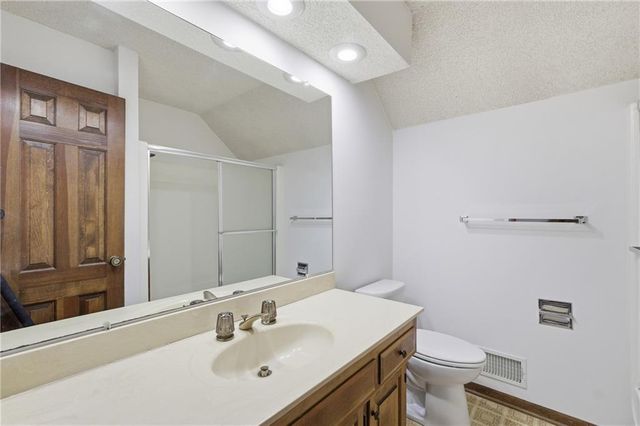 11947 harrison Drive, Kansas City, MO 64146