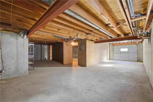 11947 harrison Drive, Kansas City, MO 64146