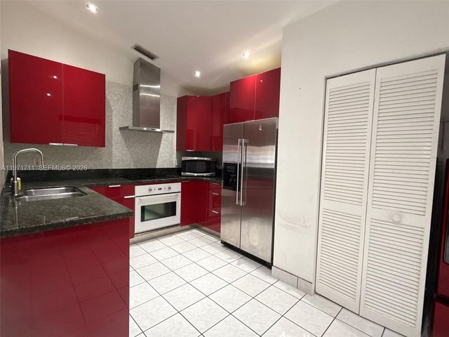 402 SW 158th Ter 201, Pembroke Pines, FL 33027