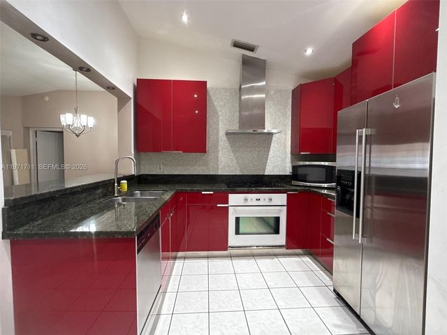 402 SW 158th Ter 201, Pembroke Pines, FL 33027