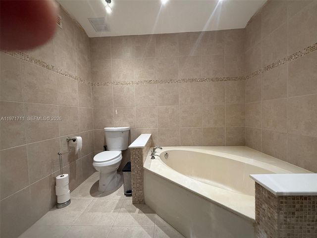 402 SW 158th Ter 201, Pembroke Pines, FL 33027