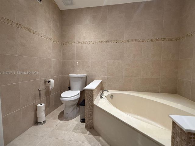 402 SW 158th Ter 201, Pembroke Pines, FL 33027