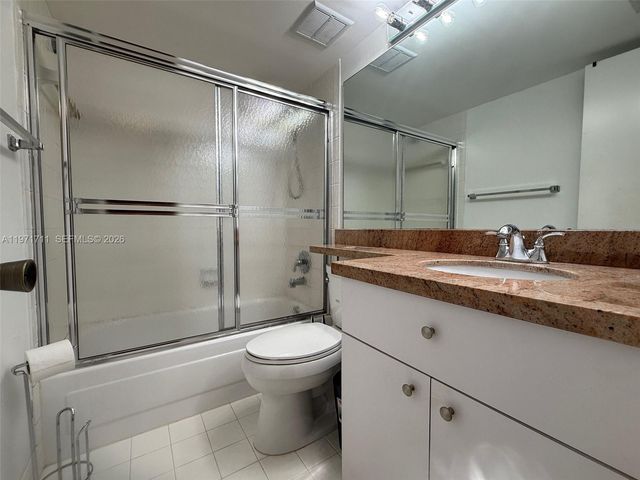 402 SW 158th Ter 201, Pembroke Pines, FL 33027