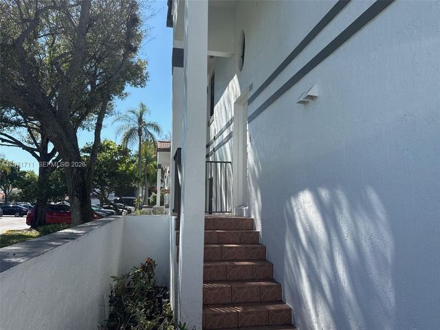 402 SW 158th Ter 201, Pembroke Pines, FL 33027