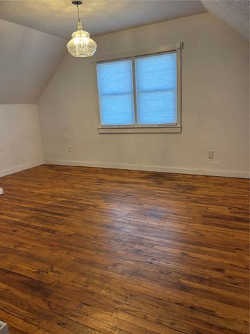 208 W Michigan Street, Lenox, IA 50851