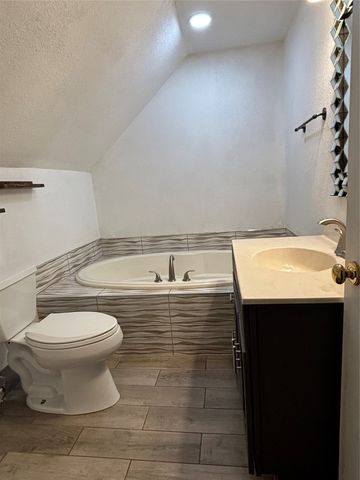 208 W Michigan Street, Lenox, IA 50851