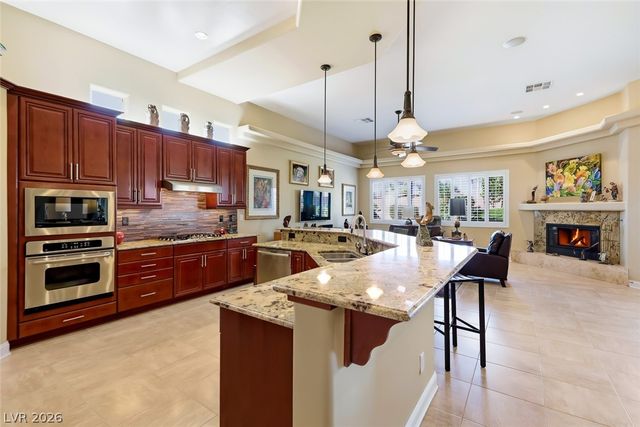 7171 Crowntop Circle, Las Vegas, NV 89118