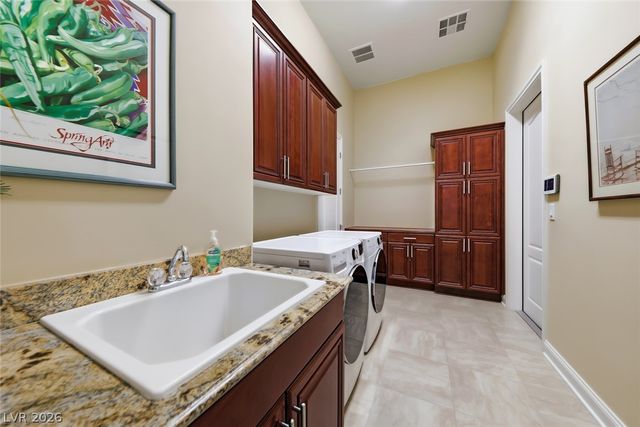 7171 Crowntop Circle, Las Vegas, NV 89118