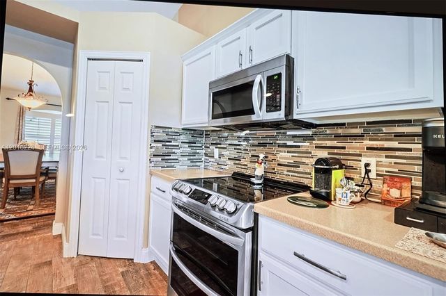 4738 Ashley Lake Cir, Vero Beach, FL 32967